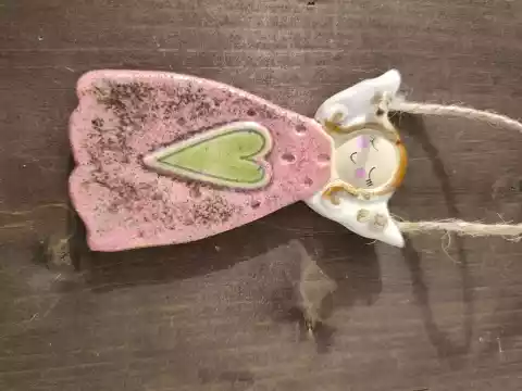 aniołek ceramiczny